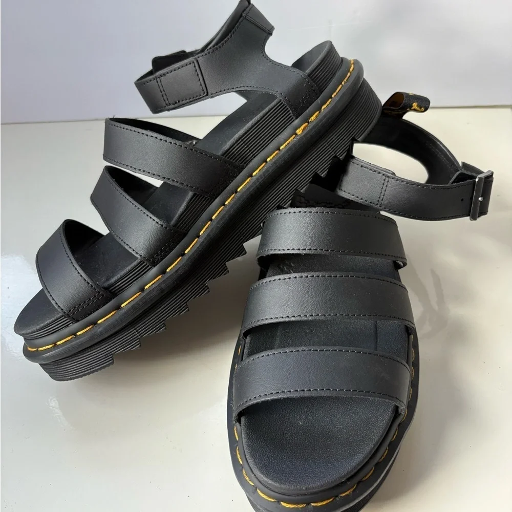 NWOT Dr. Martens Blaire Hydro Leather Sandals Size 9 Women’s - Picture 13 of 13